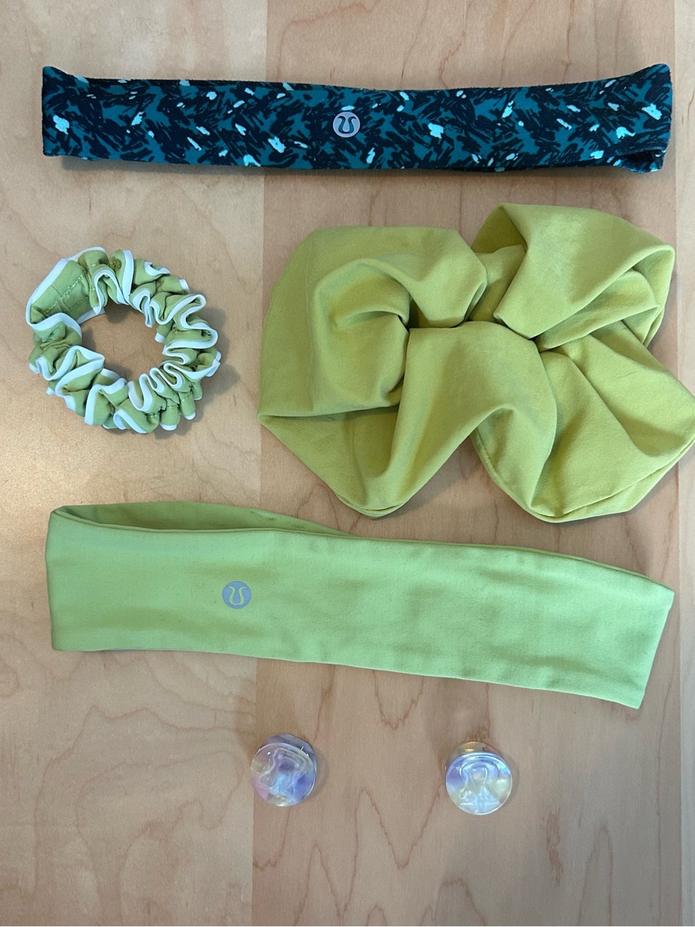 Lululemon Headbands, Scrunchies and claw clips Set in Lime and Teal
